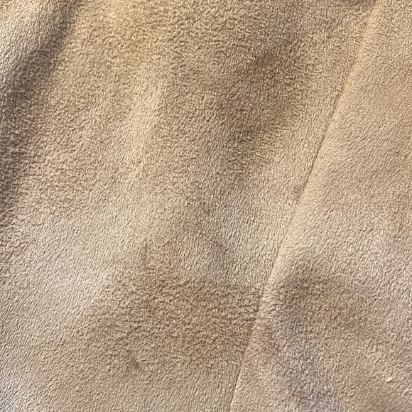 LE CHATEAU Bonded Faux Sherpa Vest - Picture 6 of 6